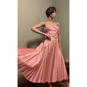 Vintage 50’s Peach Taffeta Strapless Fit/Flare Corseted Ball Gown/Formal/Prom